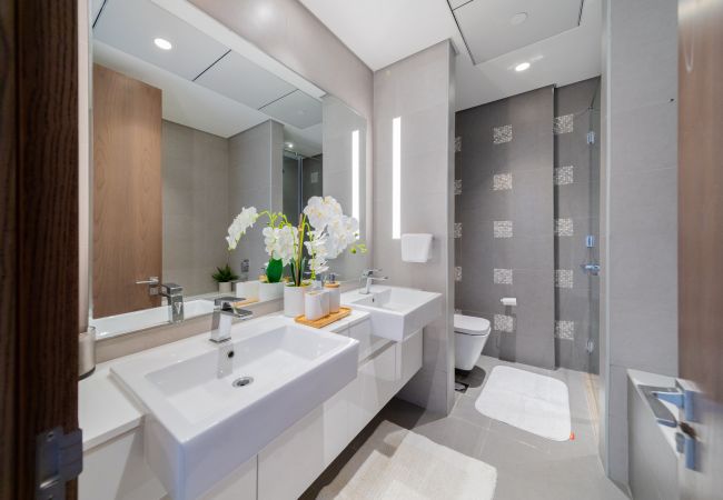 Apartment in Dubai - Amazing Skyscraper 3BR with Burj Khalifa View Apartment in Dubai - Amazing Skyscraper 3BR with Burj Khalifa View
