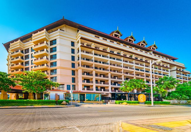 Apartment in Dubai -  Astounding 2BR with Sea View at Anantara The Palm Apartment in Dubai -  Astounding 2BR with Sea View at Anantara The Palm