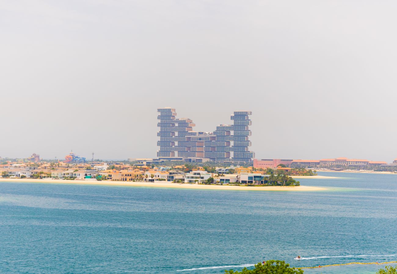 Apartment in Dubai -  Astounding 2BR with Sea View at Anantara The Palm