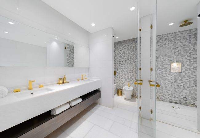 Apartment in Dubai - Astounding 1BR Apartment with Sea View Apartment in Dubai - Astounding 1BR Apartment with Sea View