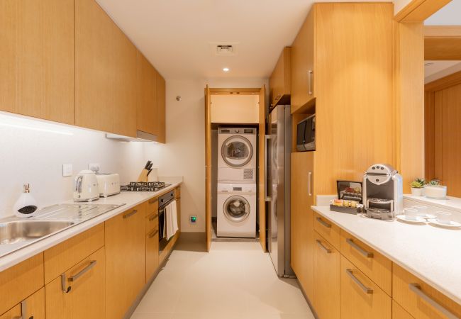 Apartment in Dubai - Exquisite 3BR Apt with Burj Khalifa view Apartment in Dubai - Exquisite 3BR Apt with Burj Khalifa view