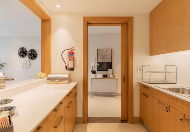 Apartment in Dubai - Exquisite 3BR Apt with Burj Khalifa view Apartment in Dubai - Exquisite 3BR Apt with Burj Khalifa view