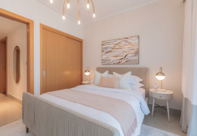 Apartment in Dubai - Exquisite 3BR Apt with Burj Khalifa view Apartment in Dubai - Exquisite 3BR Apt with Burj Khalifa view