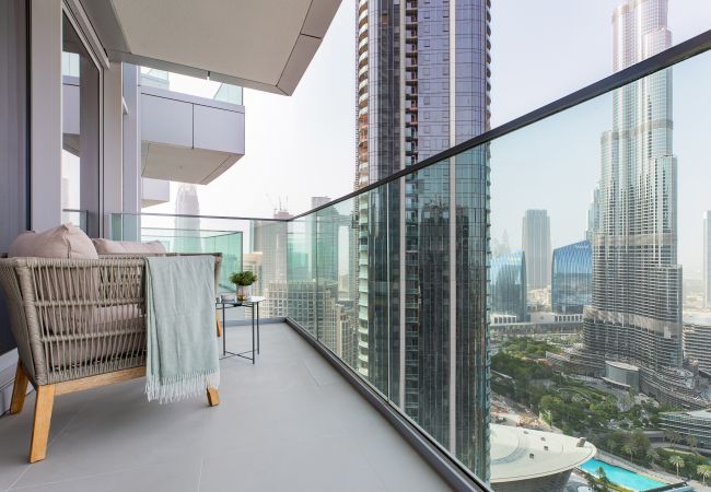 Apartment in Dubai - Exquisite 3BR Apt with Burj Khalifa view Apartment in Dubai - Exquisite 3BR Apt with Burj Khalifa view
