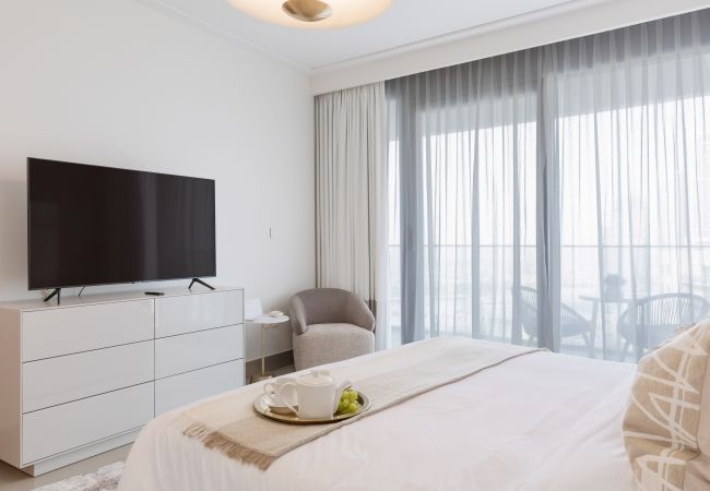 Apartment in Dubai - Exquisite 3BR Apt with Burj Khalifa view Apartment in Dubai - Exquisite 3BR Apt with Burj Khalifa view