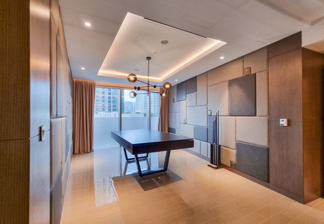 Apartment in Dubai - Exquisite 3BR Apt with Burj Khalifa view Apartment in Dubai - Exquisite 3BR Apt with Burj Khalifa view