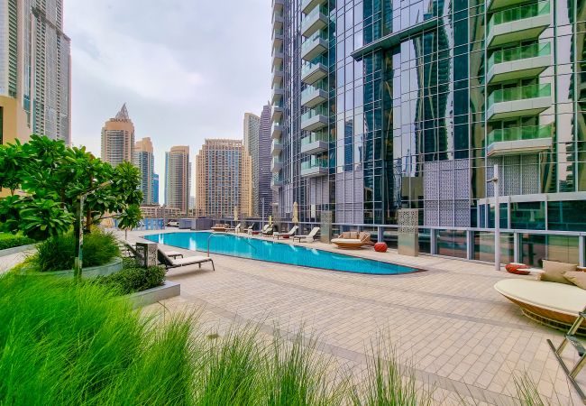 Apartment in Dubai - Exquisite 3BR Apt with Burj Khalifa view Apartment in Dubai - Exquisite 3BR Apt with Burj Khalifa view