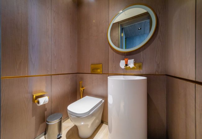 Apartment in Dubai - Fascinating 1BR with Burj Arab View at FIVE Palm Apartment in Dubai - Fascinating 1BR with Burj Arab View at FIVE Palm