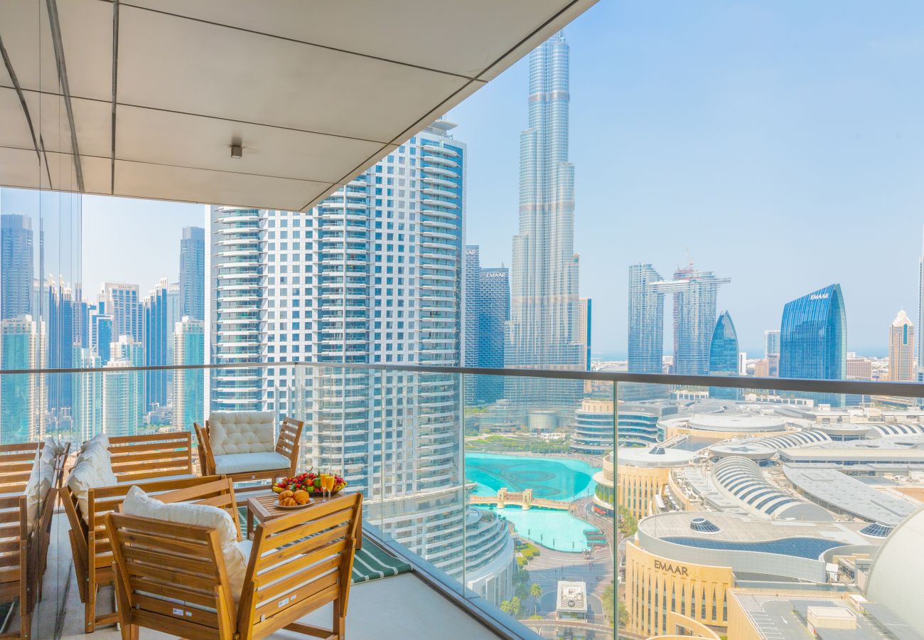 Apartment in Dubai - Exquisite 2BR Apt w/ Burj Khalifa & Fountain View