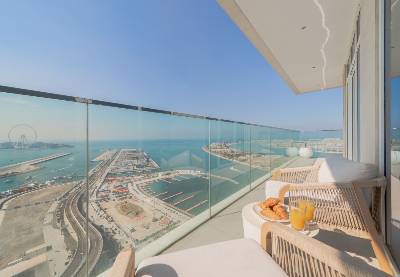 Apartment in Dubai - Dazzling 2BR Apt Beachfront w/ Sea View