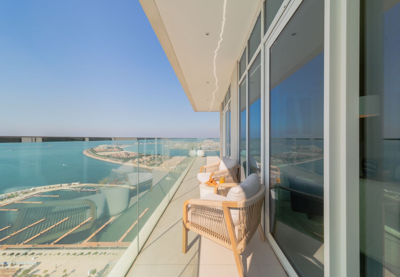 Apartment in Dubai - Dazzling 2BR Apt Beachfront w/ Sea View