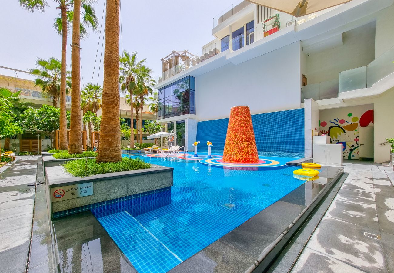 Apartment in Dubai - Jaw-dropping 3BR Apt W/Seaview & Private Pool