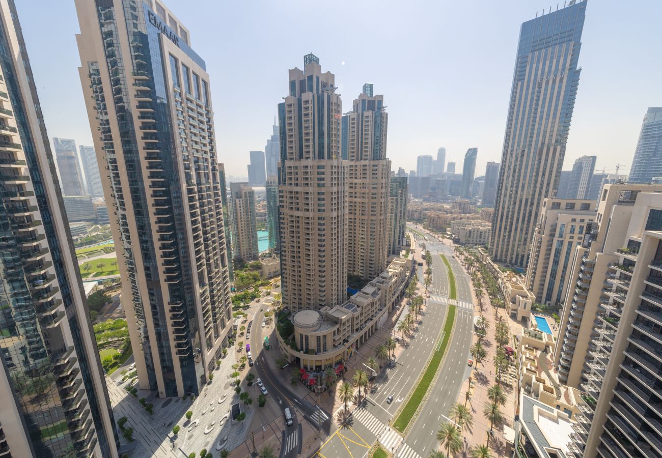 Apartment in Dubai - Modish 3BR Apt with Skyscrapers View