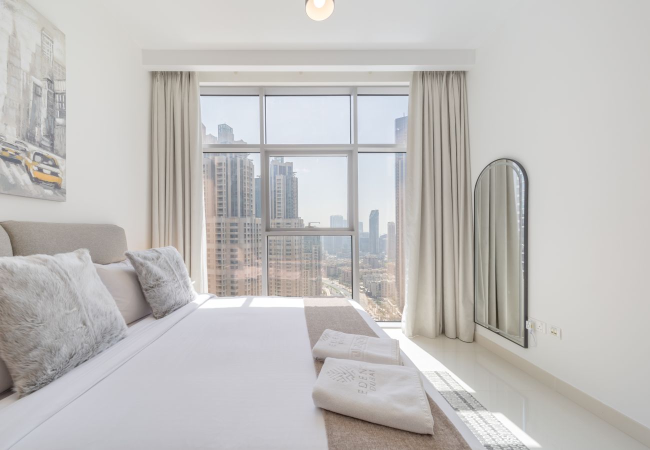 Apartment in Dubai - Modish 3BR Apt with Skyscrapers View