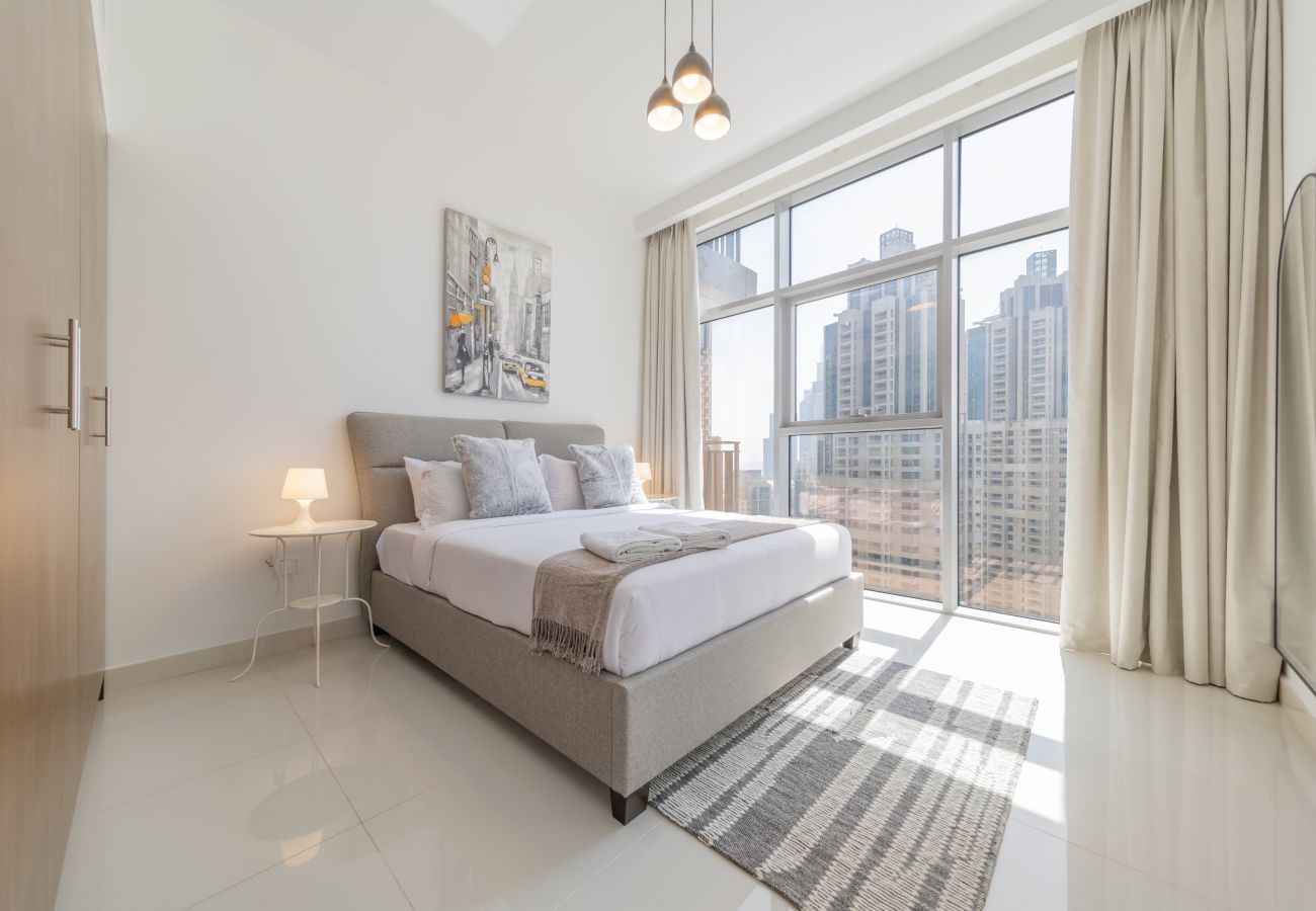 Apartment in Dubai - Modish 3BR Apt with Skyscrapers View