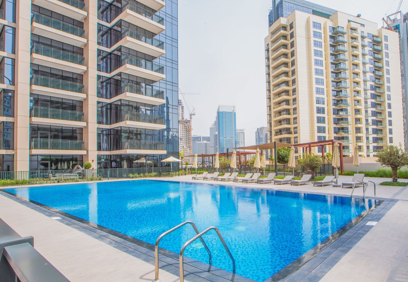 Apartment in Dubai - Modish 3BR Apt with Skyscrapers View