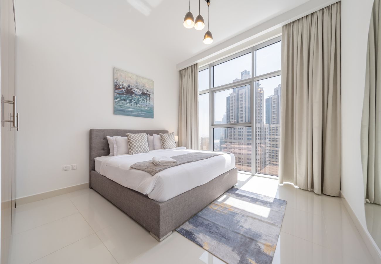 Apartment in Dubai - Modish 3BR Apt with Skyscrapers View