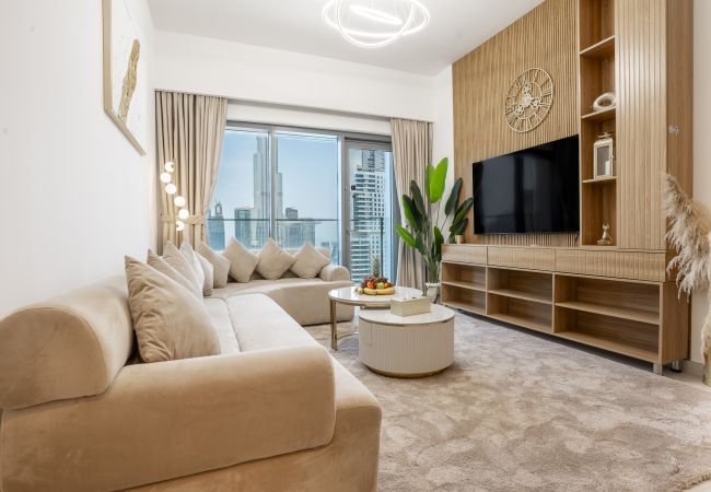Apartment in Dubai - Chic 2BR w/ Exquisite Burj Khalifa & fountain View
