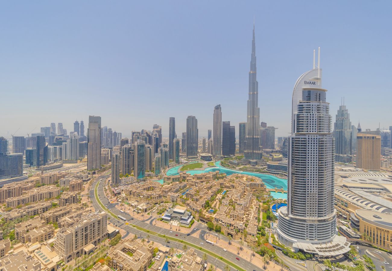 Apartment in Dubai - Chic 2BR w/ Exquisite Burj Khalifa & fountain View