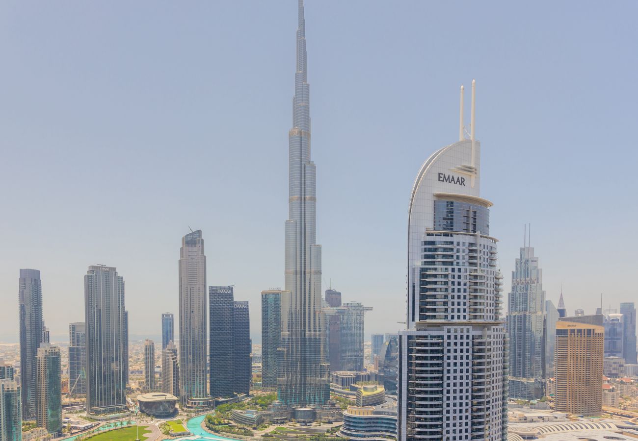 Apartment in Dubai - Chic 2BR w/ Exquisite Burj Khalifa & fountain View