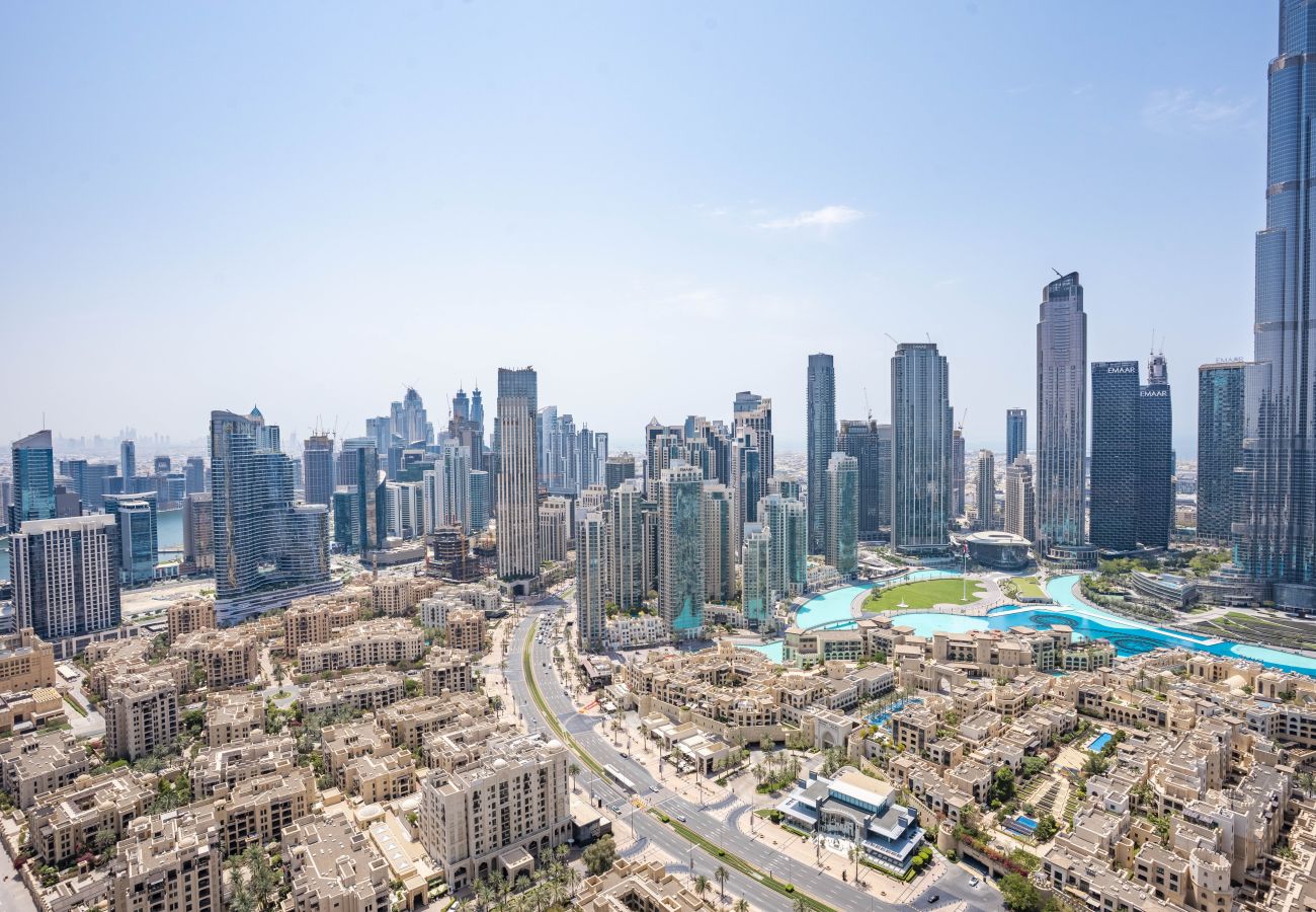 Apartment in Dubai - Chic 2BR w/ Exquisite Burj Khalifa & fountain View