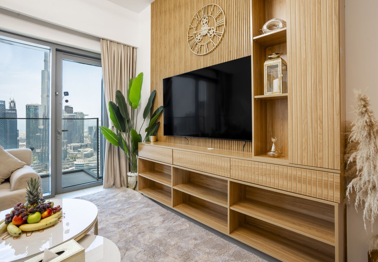Apartment in Dubai - Chic 2BR w/ Exquisite Burj Khalifa & fountain View