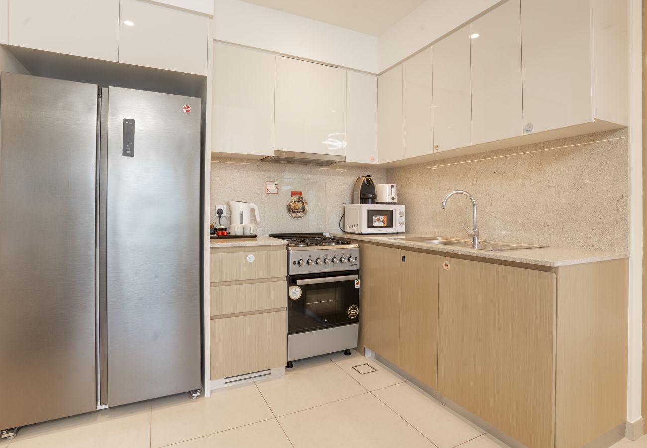 Apartment in Dubai - Chic 2BR w/ Exquisite Burj Khalifa & fountain View
