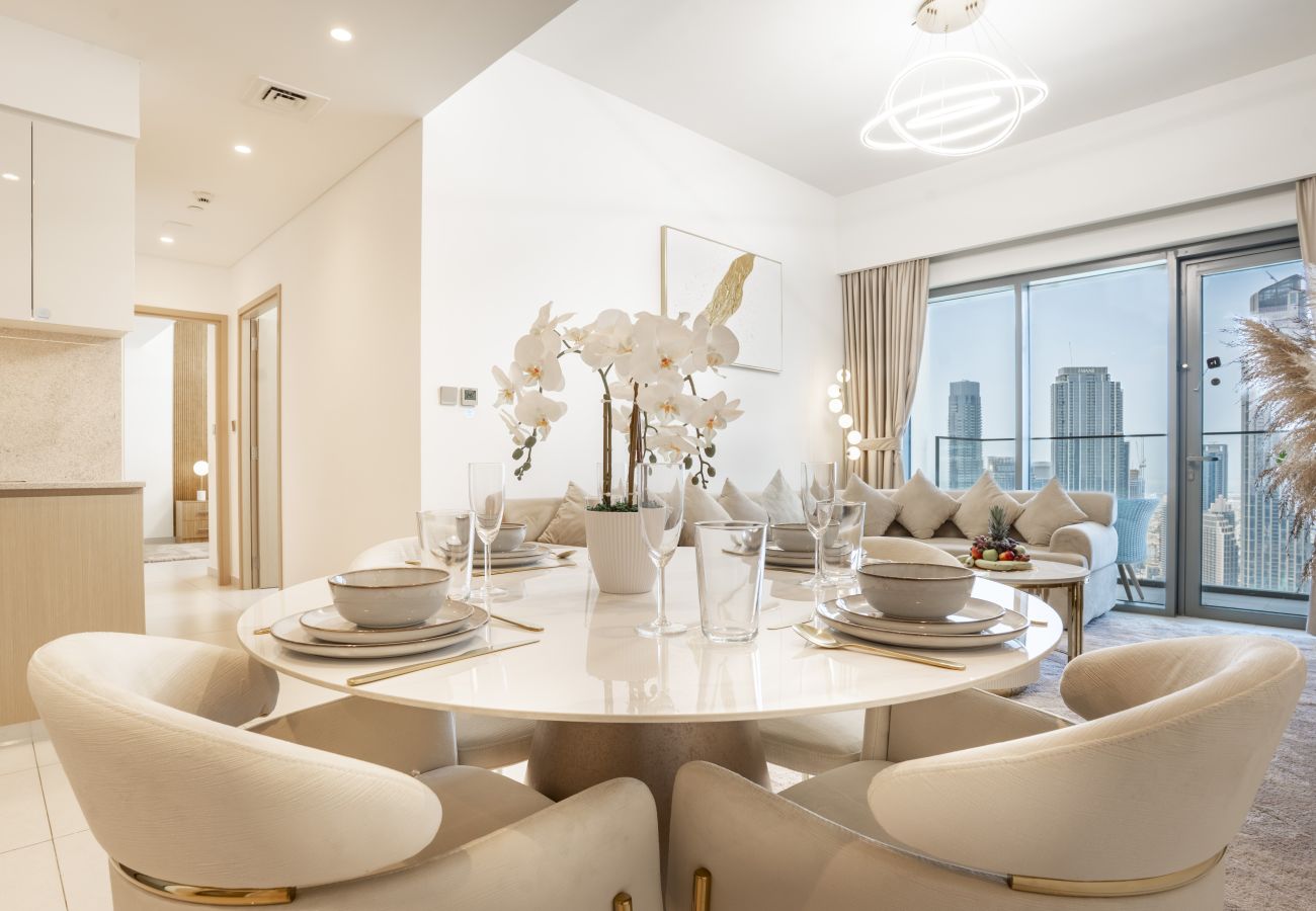 Apartment in Dubai - Chic 2BR w/ Exquisite Burj Khalifa & fountain View