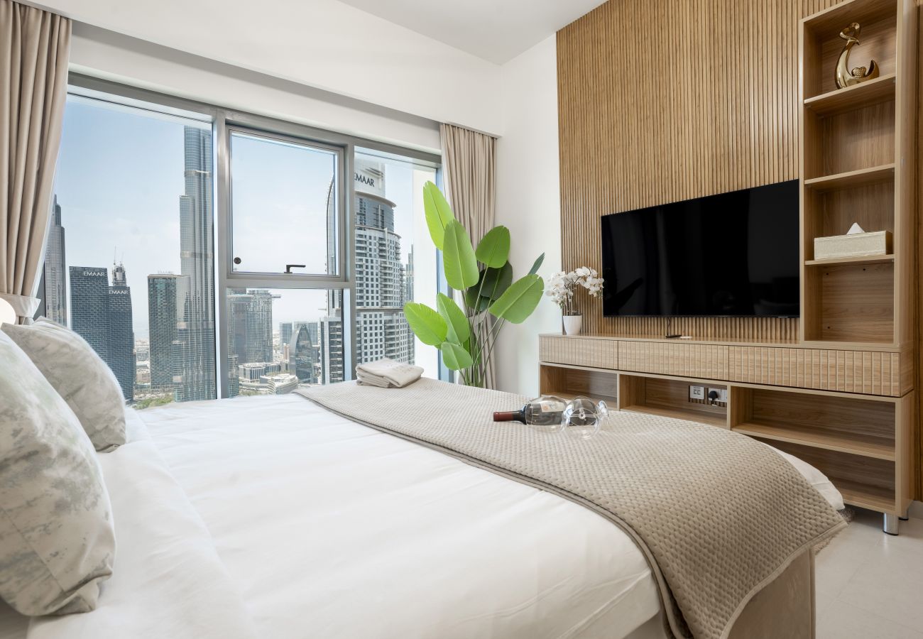 Apartment in Dubai - Chic 2BR w/ Exquisite Burj Khalifa & fountain View