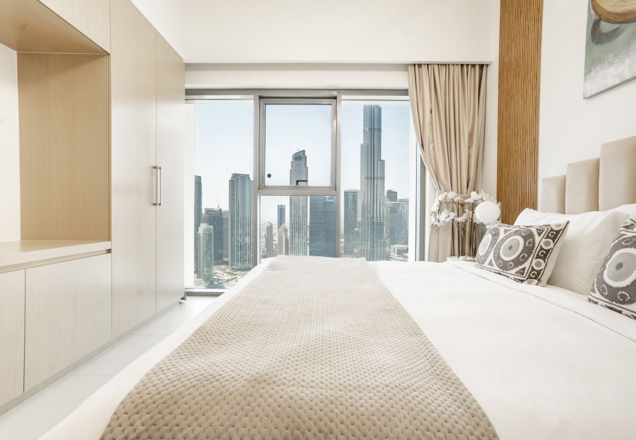Apartment in Dubai - Chic 2BR w/ Exquisite Burj Khalifa & fountain View