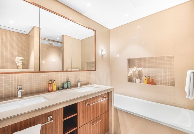 Apartment in Dubai - Superb 2BR w/Burj Khalifa & Fountain View Apartment in Dubai - Superb 2BR w/Burj Khalifa & Fountain View