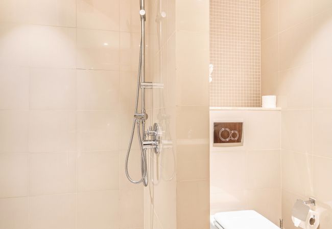 Apartment in Dubai - Superb 2BR w/Burj Khalifa & Fountain View Apartment in Dubai - Superb 2BR w/Burj Khalifa & Fountain View