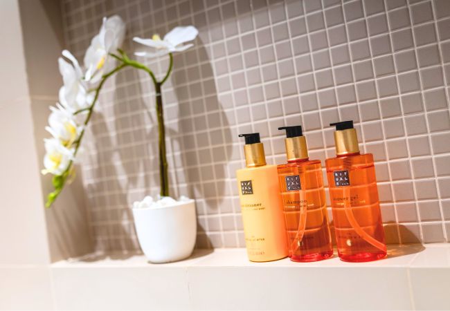 Apartment in Dubai - Superb 2BR w/Burj Khalifa & Fountain View Apartment in Dubai - Superb 2BR w/Burj Khalifa & Fountain View