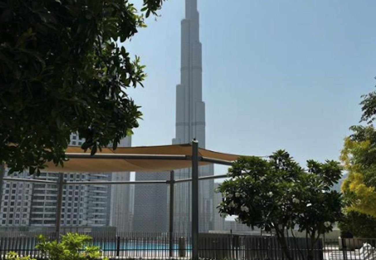 Apartment in Dubai - Superb 2BR w/ Burj Khalifa Fountain View