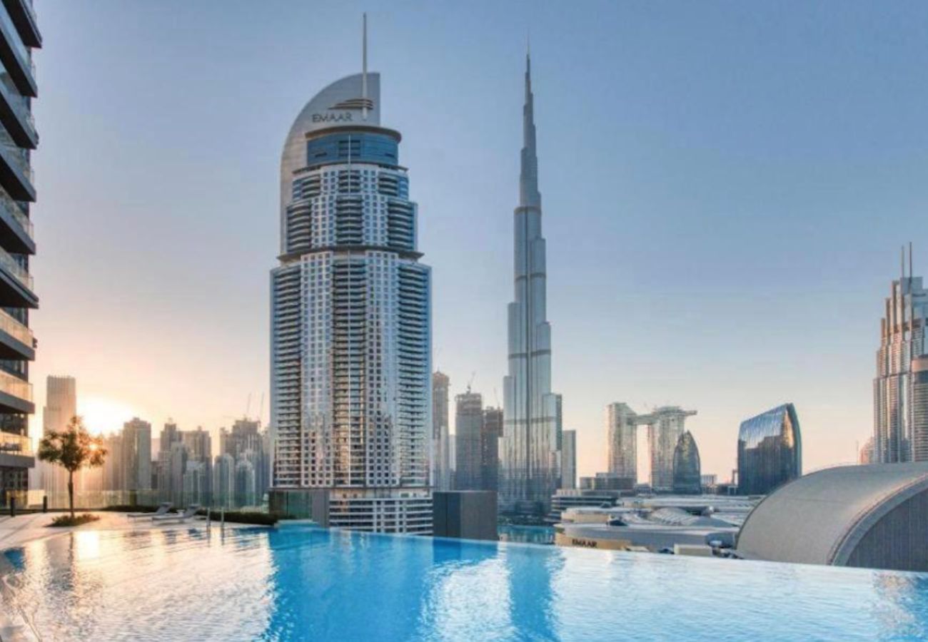 Apartment in Dubai - Superb 2BR w/ Burj Khalifa Fountain View