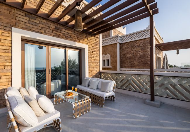 Apartment in Dubai - Startling 4BR Villa With Sea View Apartment in Dubai - Startling 4BR Villa With Sea View