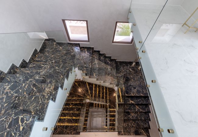 Apartment in Dubai - Startling 4BR Villa With Sea View Apartment in Dubai - Startling 4BR Villa With Sea View