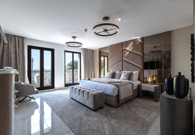 Apartment in Dubai - Startling 4BR Villa With Sea View Apartment in Dubai - Startling 4BR Villa With Sea View