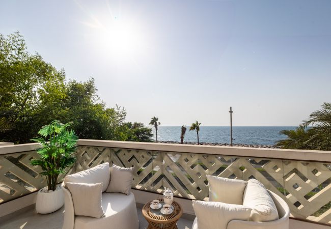 Apartment in Dubai - Startling 4BR Villa With Sea View Apartment in Dubai - Startling 4BR Villa With Sea View