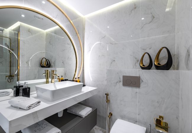 Apartment in Dubai - Startling 4BR Villa With Sea View Apartment in Dubai - Startling 4BR Villa With Sea View