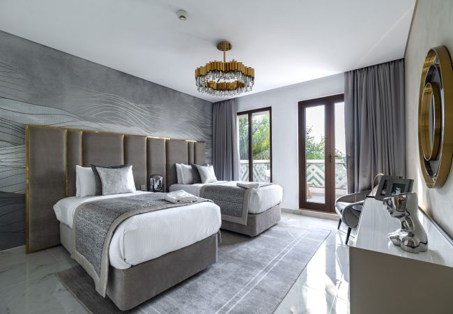 Apartment in Dubai - Startling 4BR Villa With Sea View Apartment in Dubai - Startling 4BR Villa With Sea View