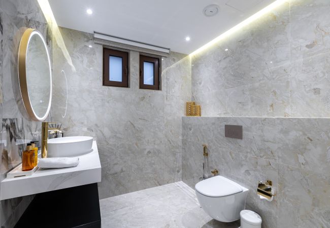 Apartment in Dubai - Startling 4BR Villa With Sea View Apartment in Dubai - Startling 4BR Villa With Sea View
