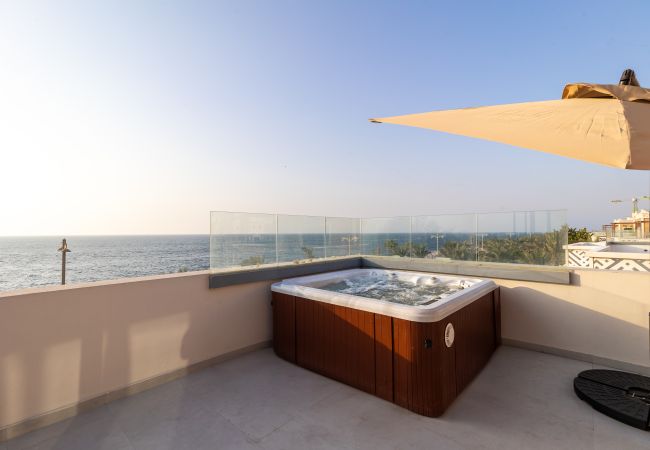 Apartment in Dubai - Startling 4BR Villa With Sea View Apartment in Dubai - Startling 4BR Villa With Sea View