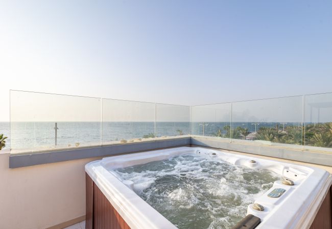 Apartment in Dubai - Startling 4BR Villa With Sea View Apartment in Dubai - Startling 4BR Villa With Sea View