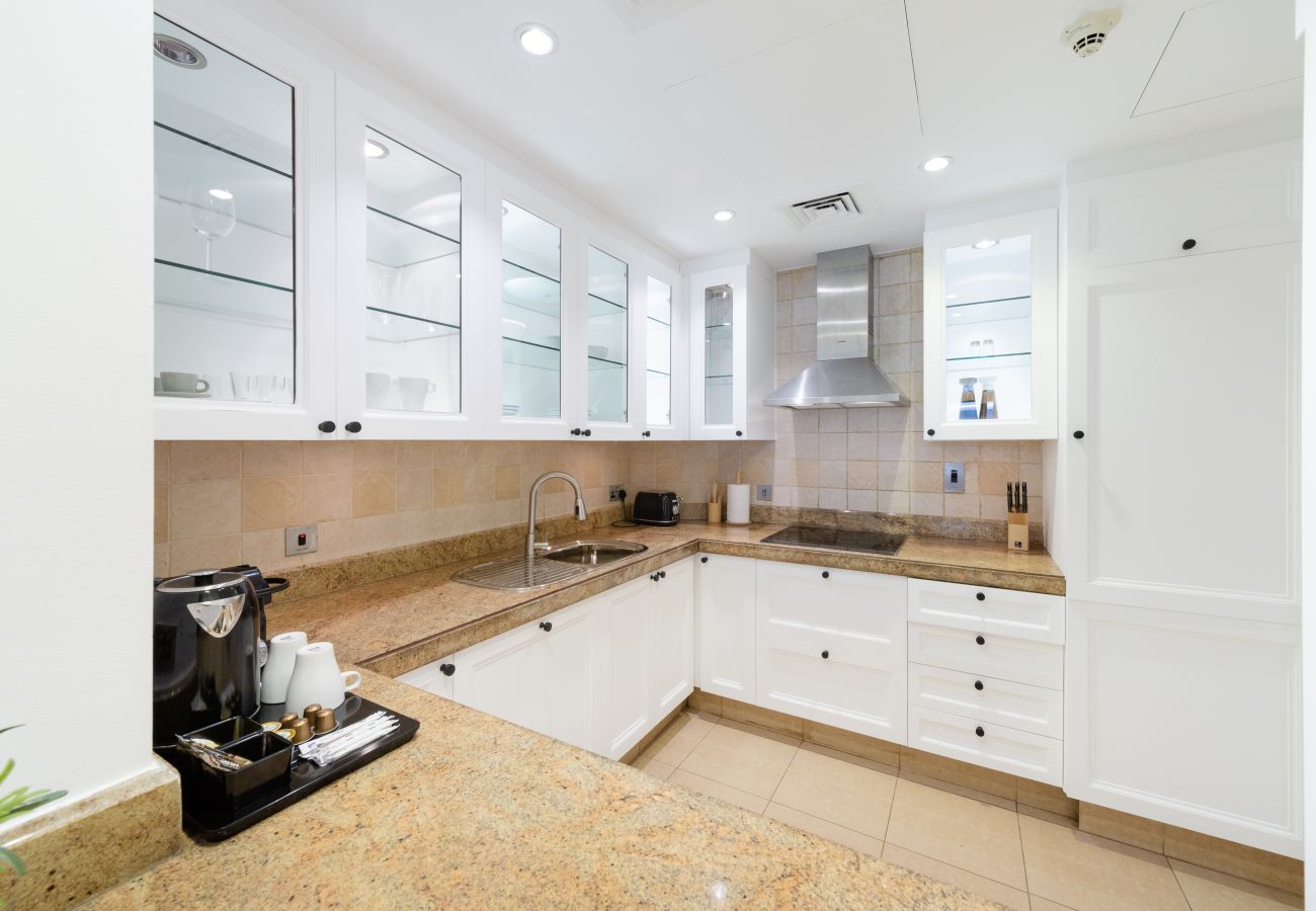 Apartment in Dubai - Exquisite 1BR Apt in Downtown Dubai