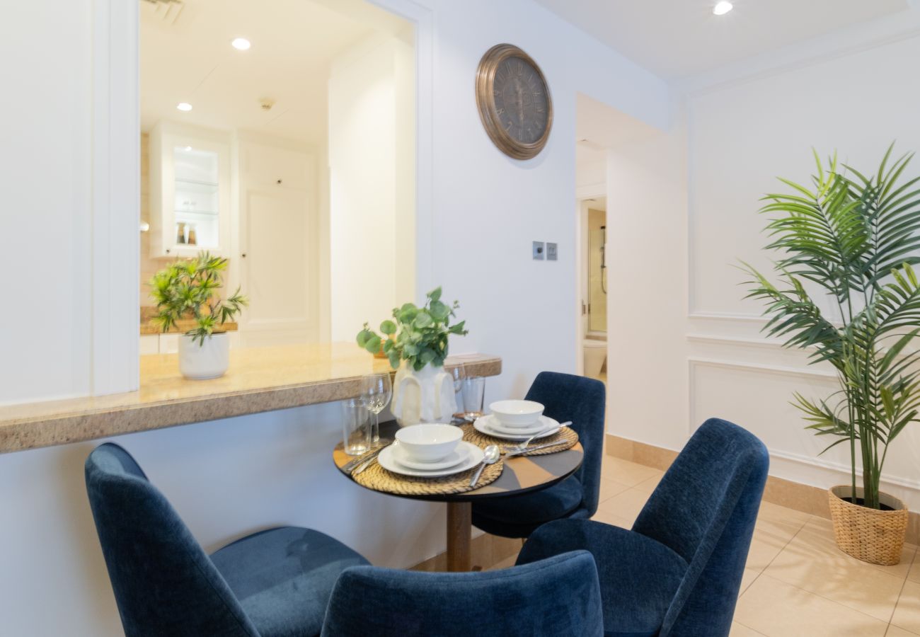 Apartment in Dubai - Exquisite 1BR Apt in Downtown Dubai
