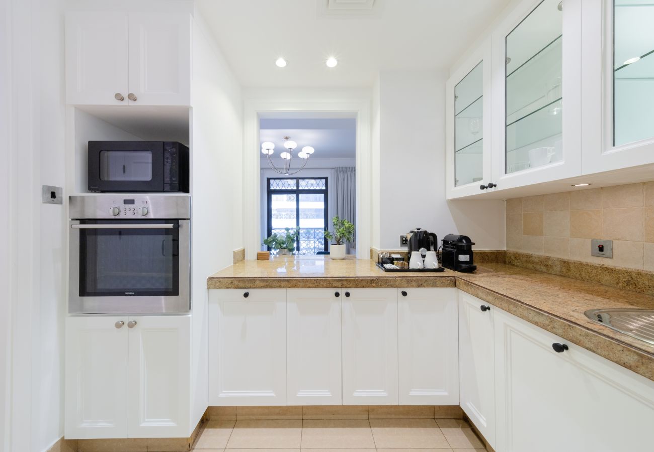 Apartment in Dubai - Exquisite 1BR Apt in Downtown Dubai