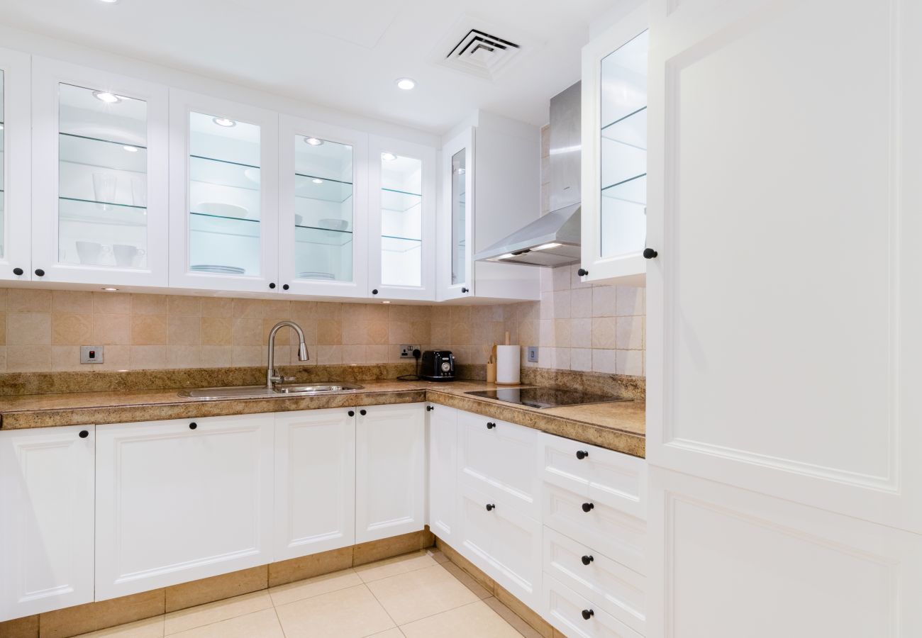 Apartment in Dubai - Exquisite 1BR Apt in Downtown Dubai