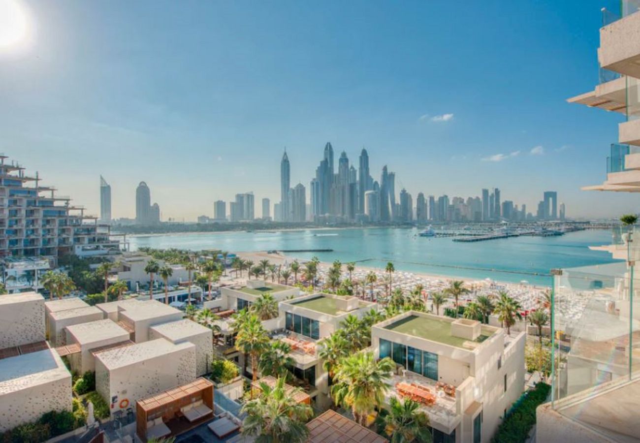 Apartment in Dubai - Extravagant 2BR Apt at FIVE Palm w/Sea View