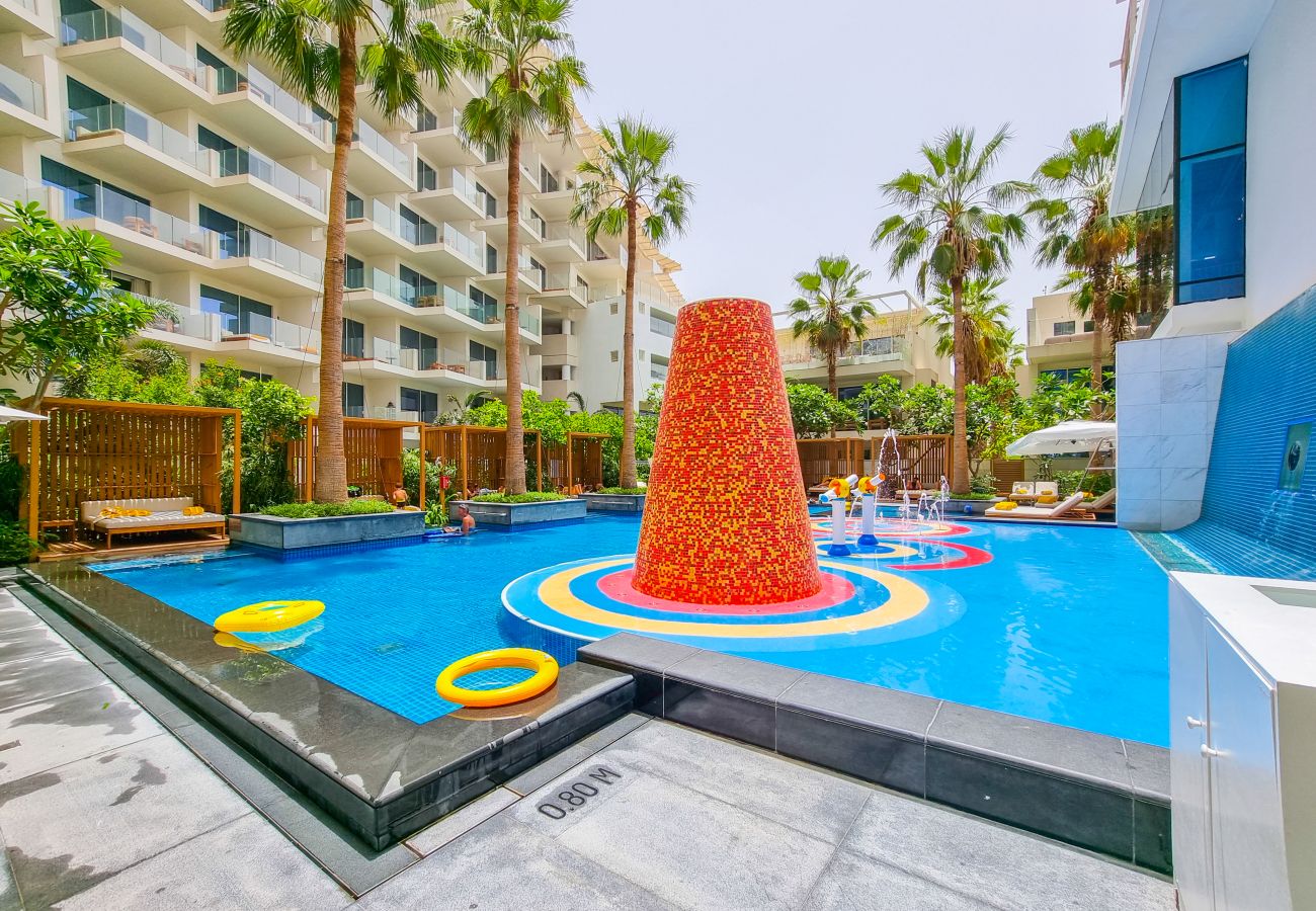 Apartment in Dubai - Extravagant 2BR Apt at FIVE Palm w/Sea View